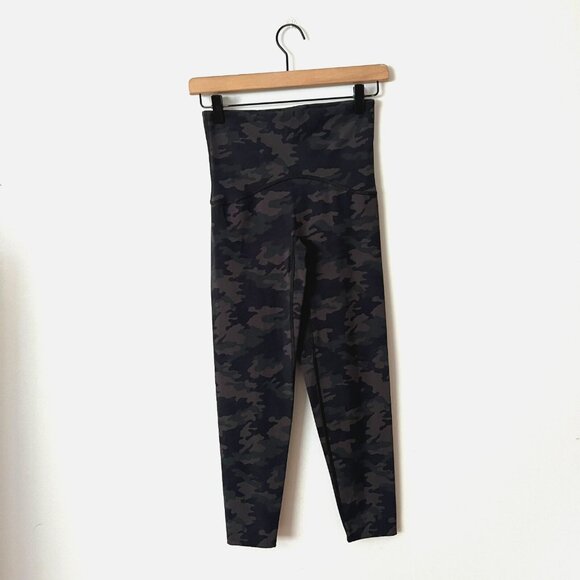 SPANX Booty Boost Camo Active 7/8 Leggings Women's Size Small - Picture 1 of 7